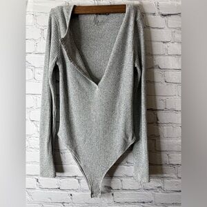 Zara Ribbed V-Neck Long Sleeve Bodysuit - Gray